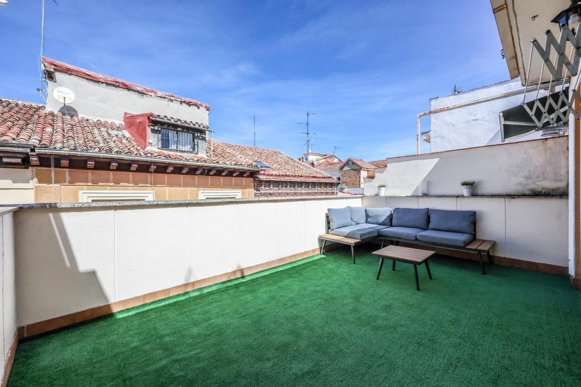 Atico Reformado Con Terraza En Lavapies Apartment Madrid Exterior foto